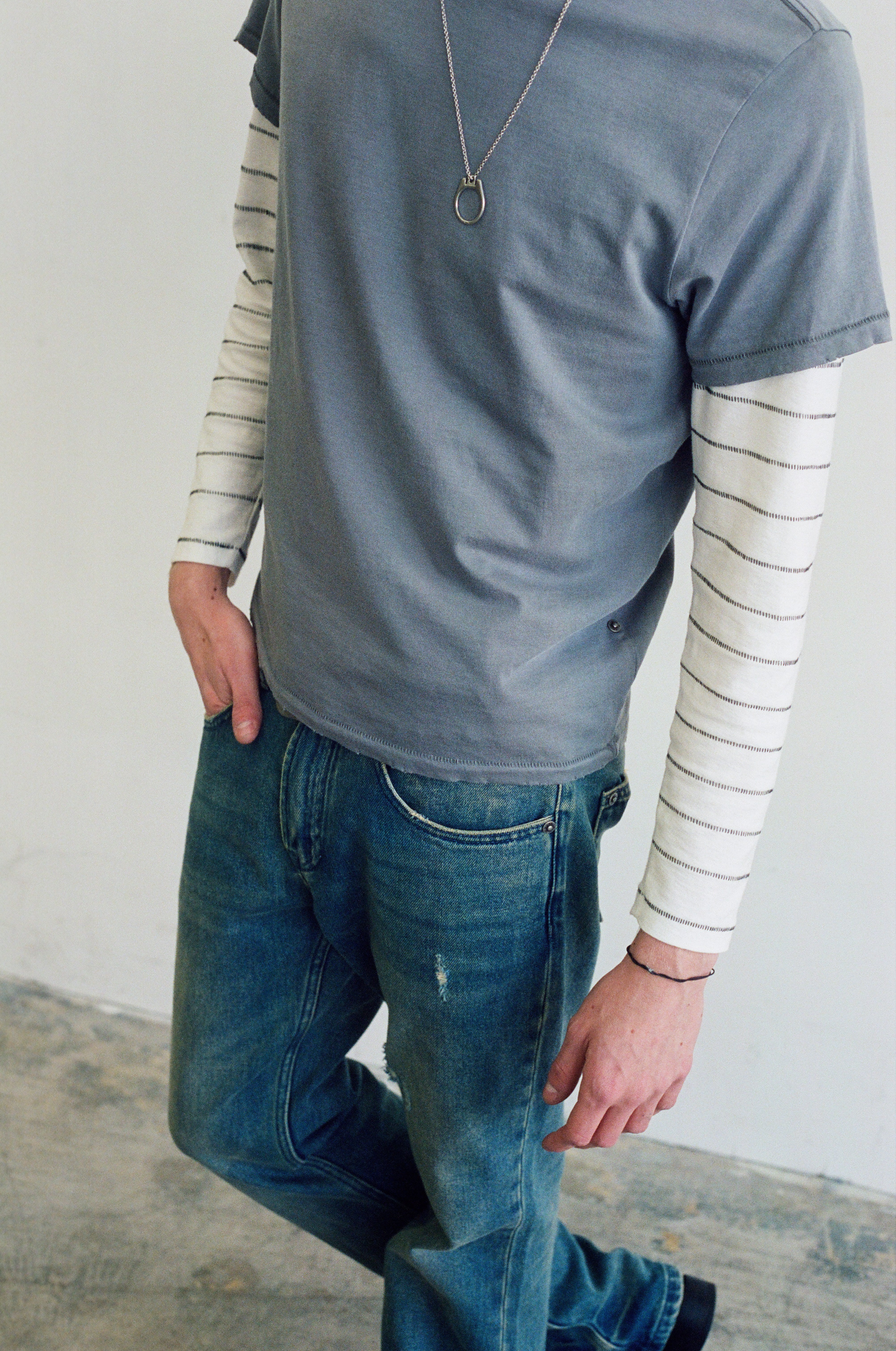 BEATNIK TEE [SUNBEAT GREY] - Image 9
