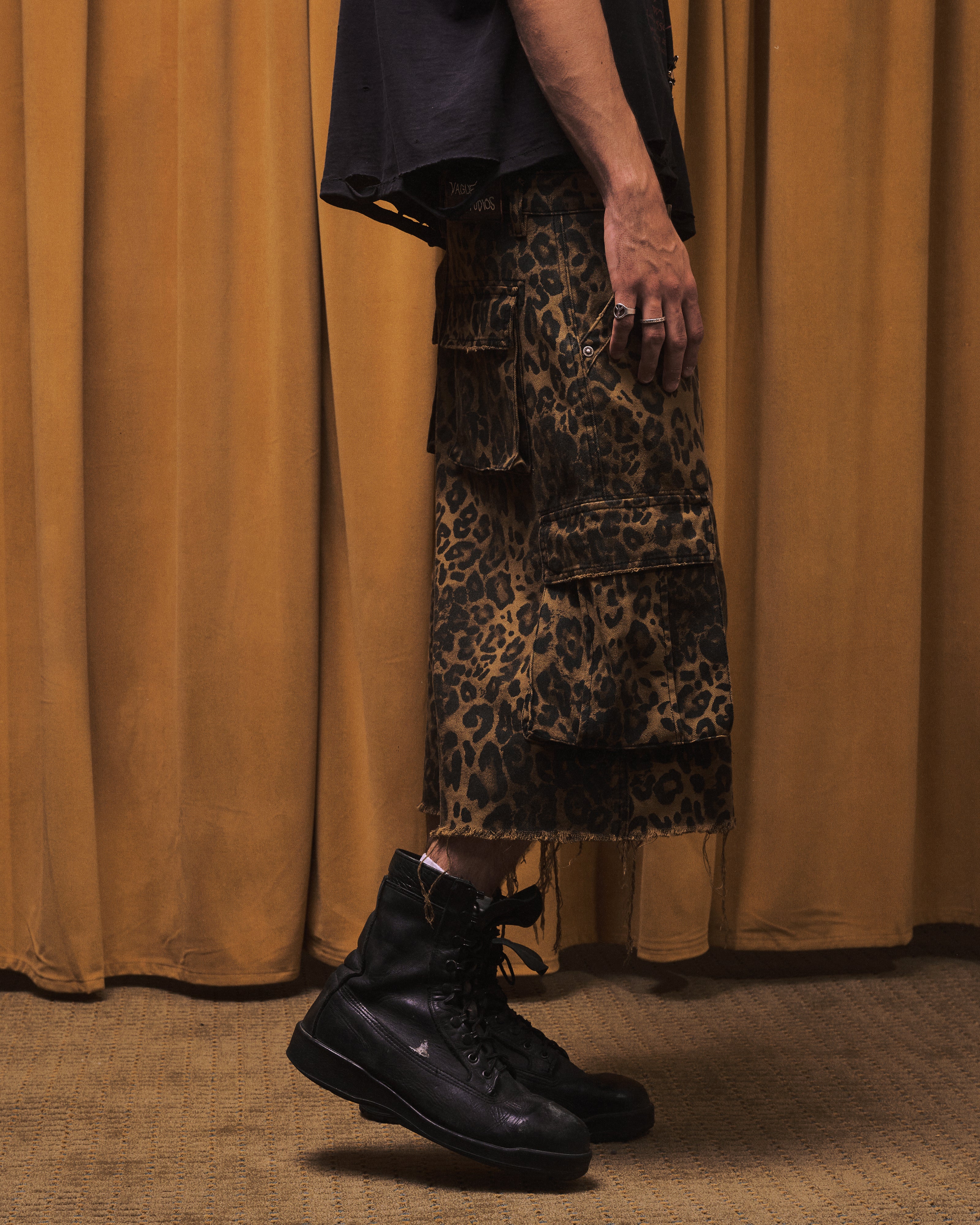 CARGO SHORTS [LEOPARD] - Image 4