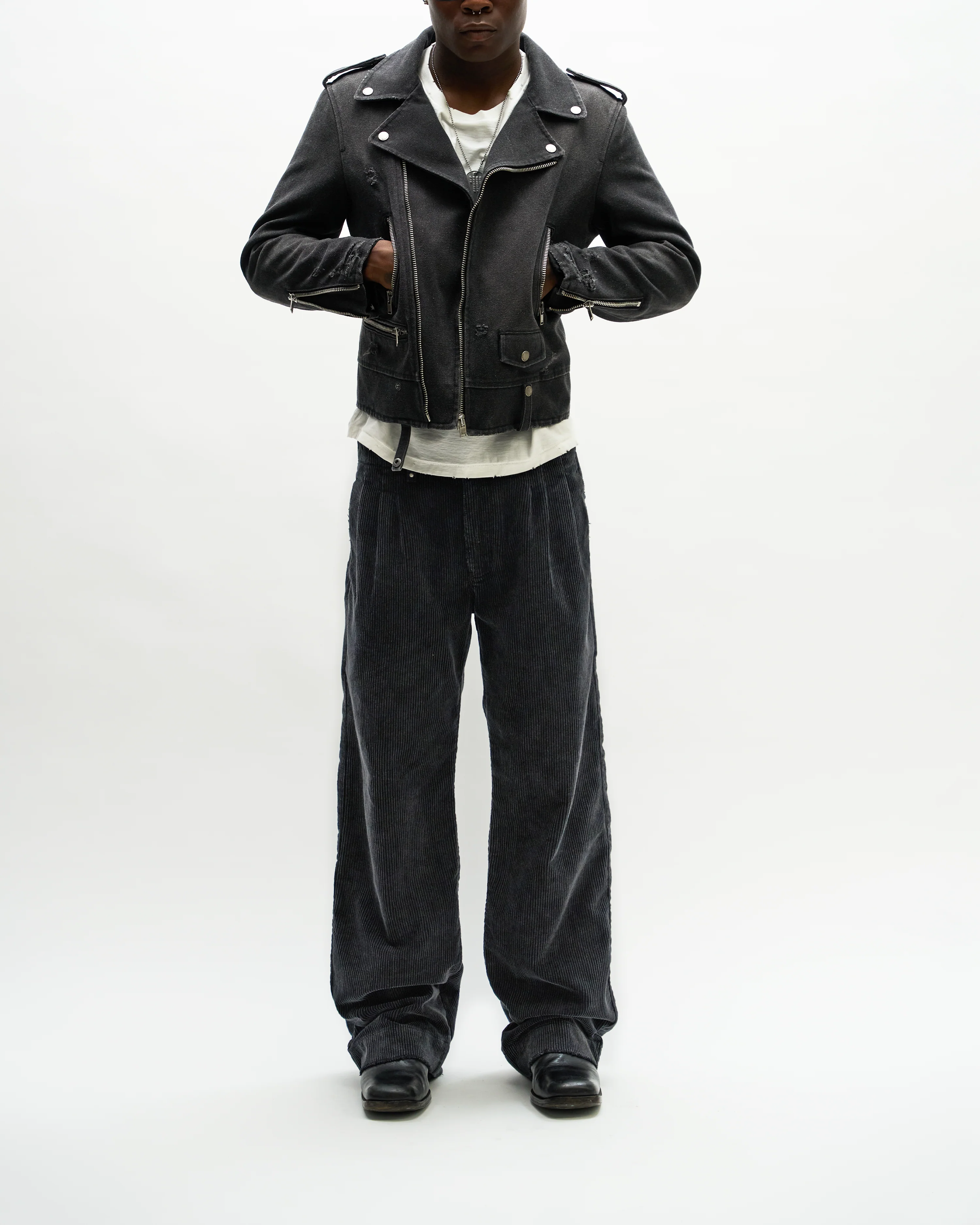 PLEATED CORDUROY TROUSERS [SUNBEAT BLACK] - Image 3
