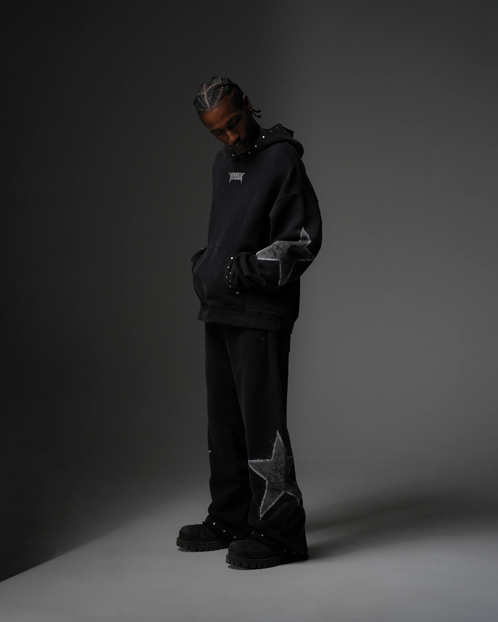 STAR STUDDED SWEATPANTS [BLACK] - Image 4