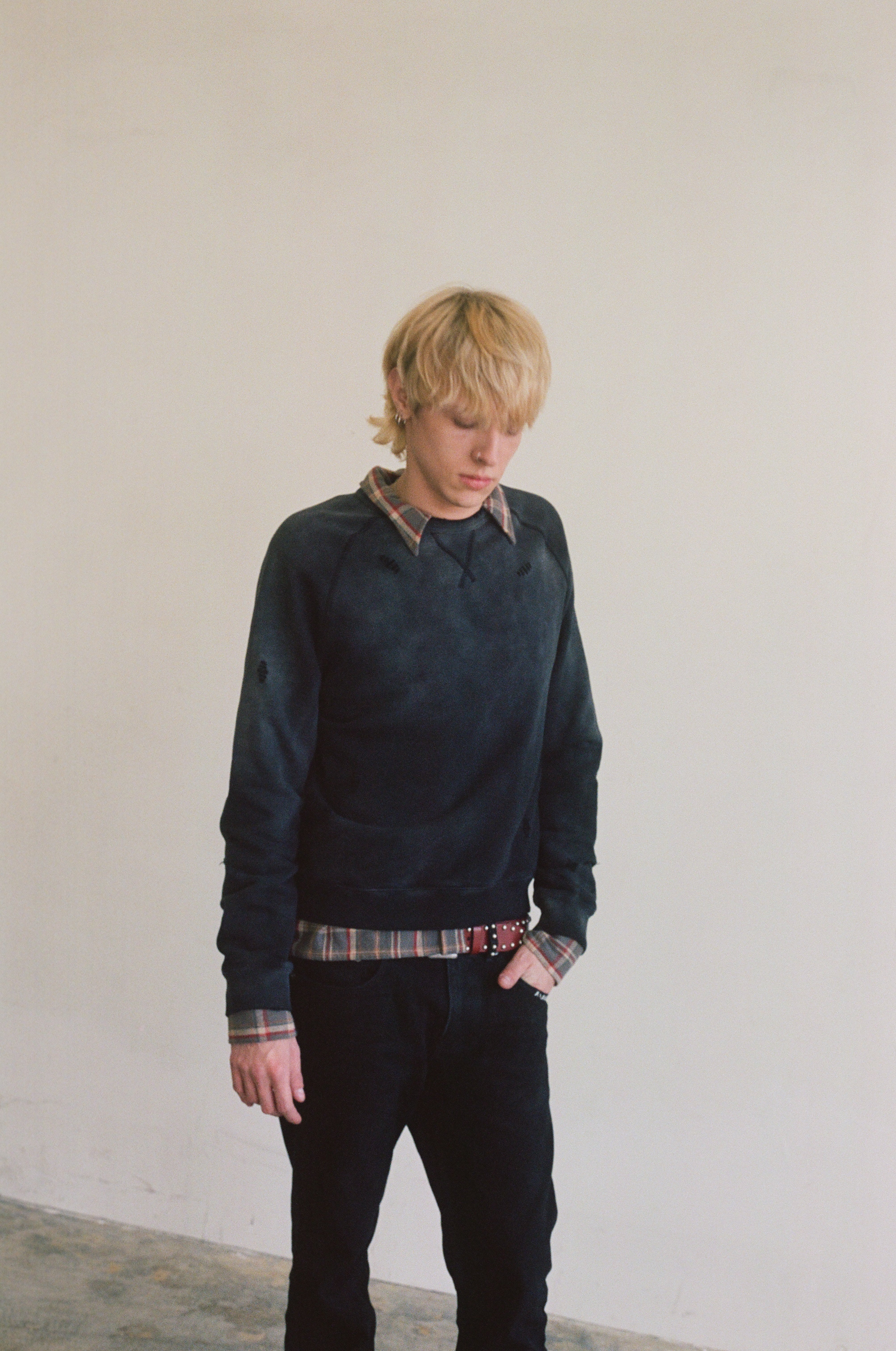 STUDIO CREWNECK [SUNBEAT BLACK] - Image 3