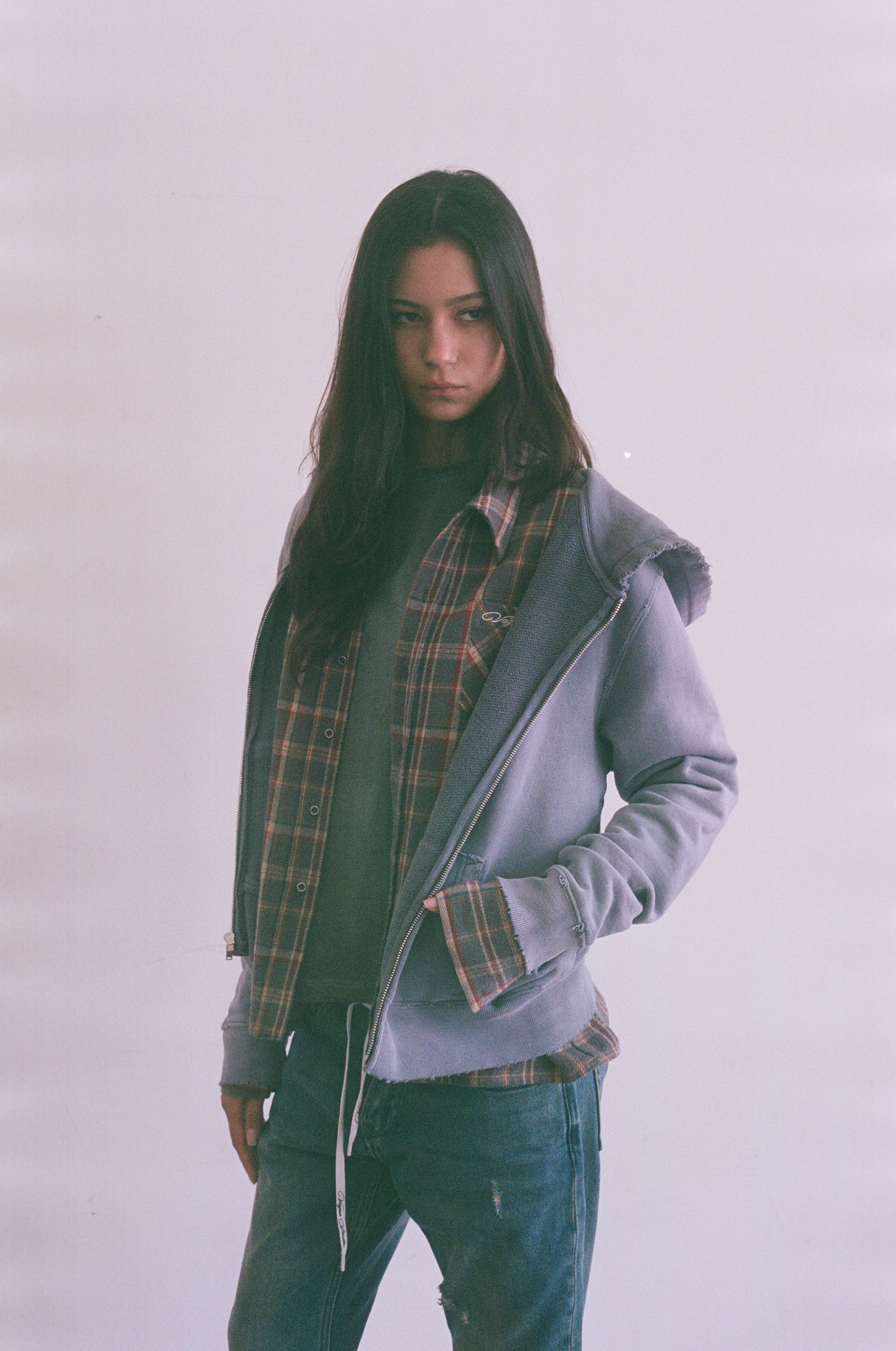STUDIO ZIP-UP [SUNBEAT GREY] - Image 12